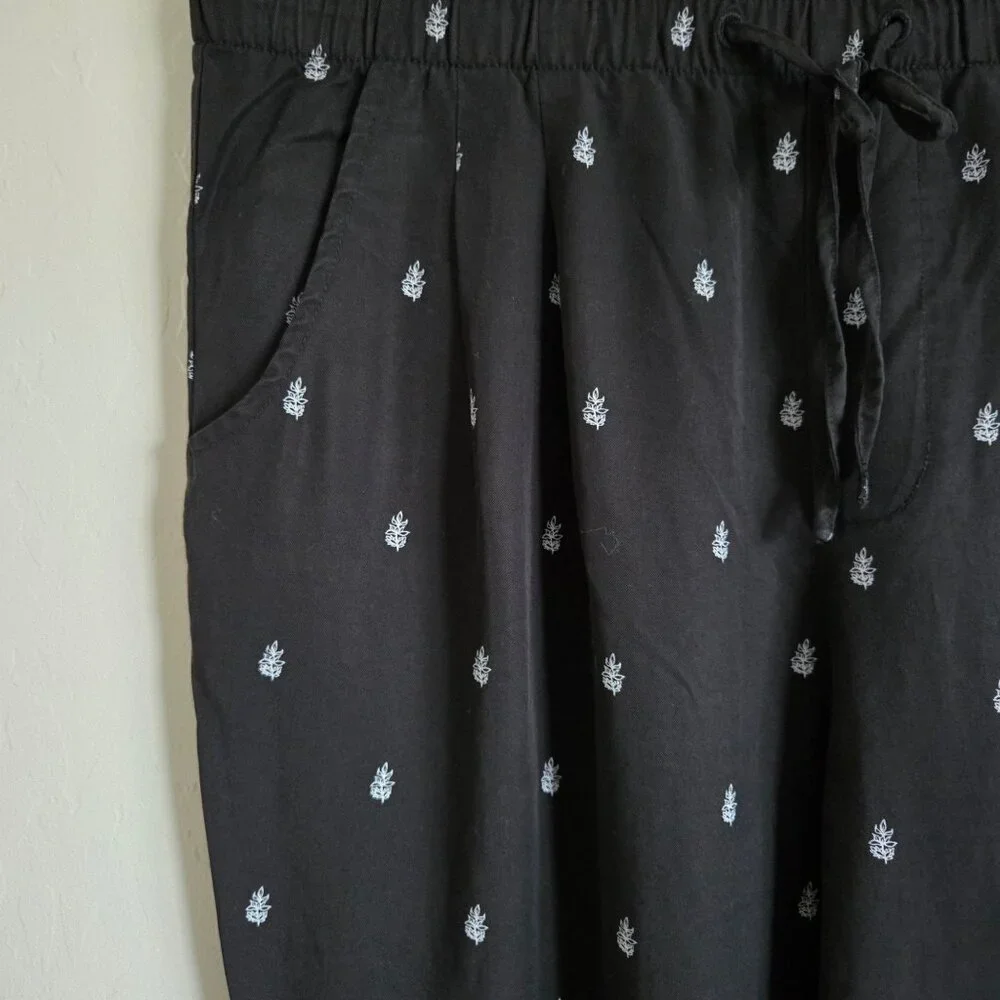 Garnet Hill Tencel Floral Cropped Black Pant Womens 12 Elastic Waist Drawstring